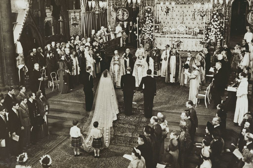 THE STORY OF: Queen Elizabeth II's Wedding Dress -The Royal Wedding on November 20, 1947