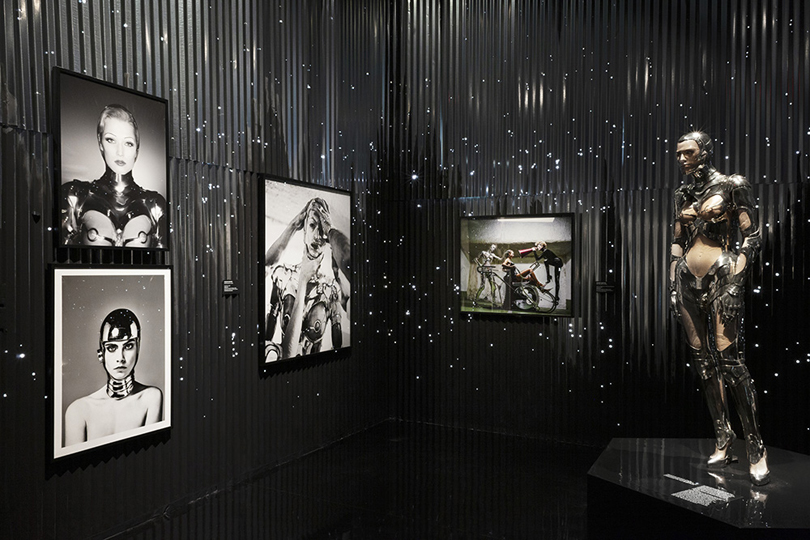 Everything You Need To Know About The Vintage Mugler That Zendaya Wore To The Dune- Part Two World Premiere - Installation Brooklyn Museum