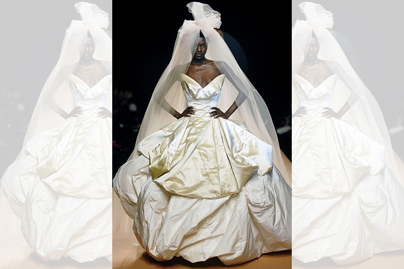 THE STORY OF Carrie Bradshaw Vivienne Westwood Wedding Dress On Sex And The City - Runway